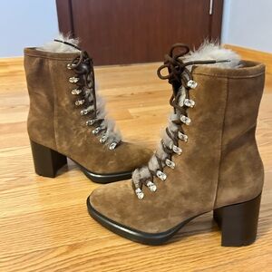 Brand new
Suede and shearling weatherproof boot by Aquatalia
Original packaging